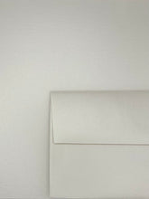Load image into Gallery viewer, Quartz Soft White
